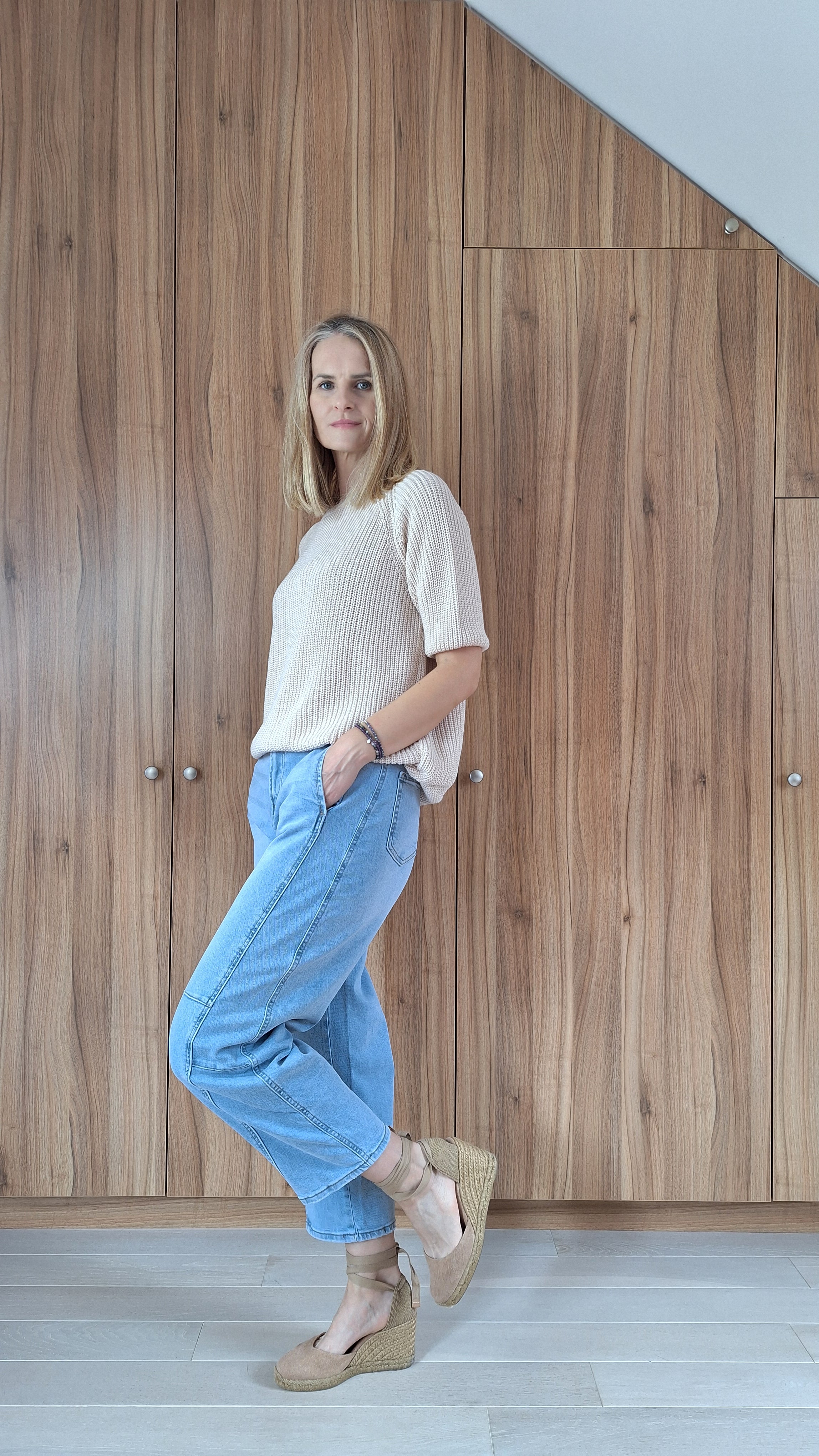Sweterek nude